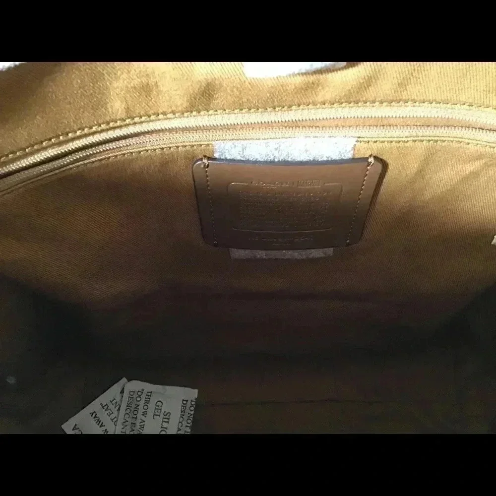 Coach Captain America Tote - Picture 4 of 6